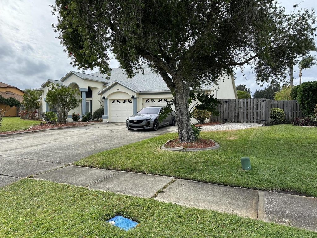 1461 Wellington Circle - Photo 2