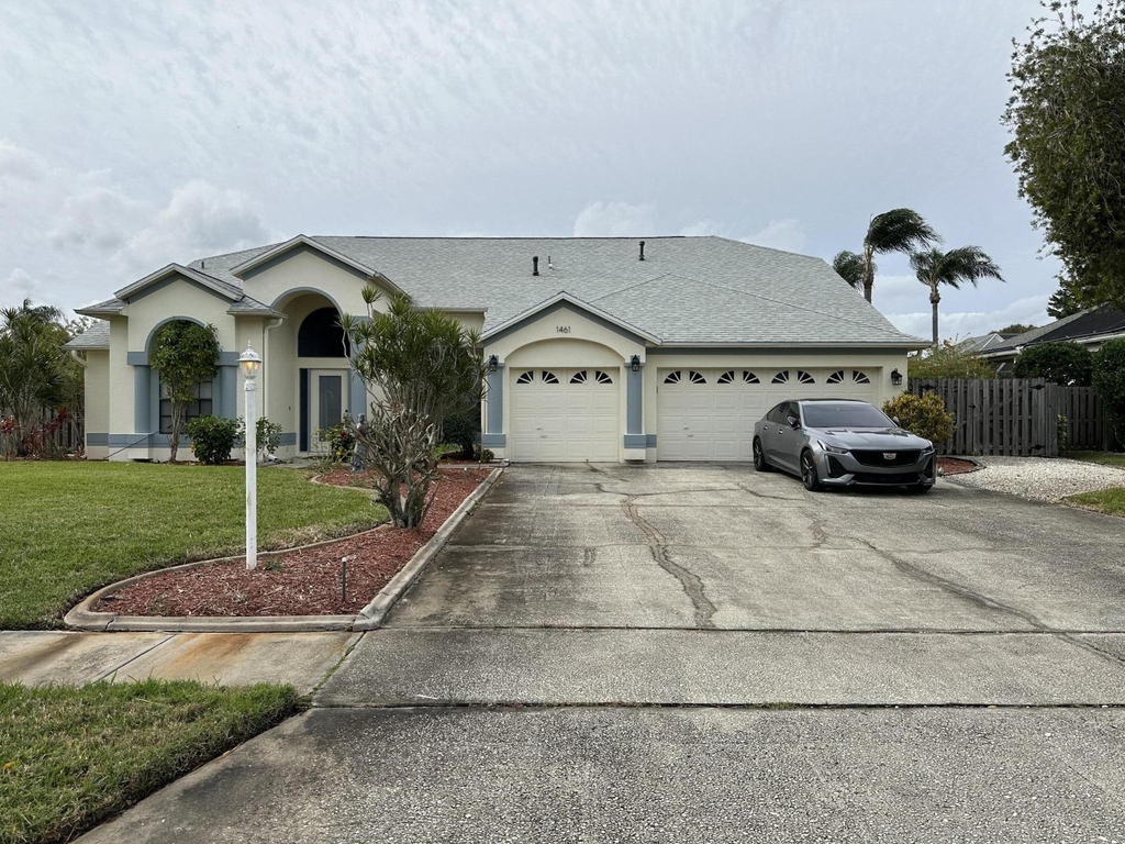 1461 Wellington Circle - Photo 1