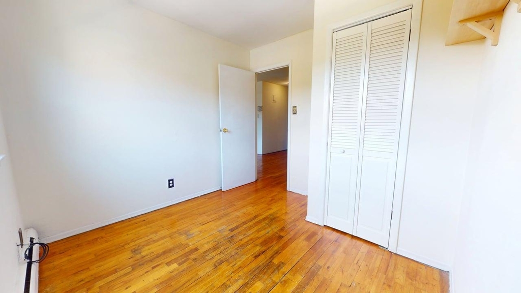 31-48 48th Street - Photo 15
