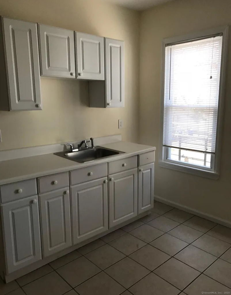 303 Poplar Street - Photo 0