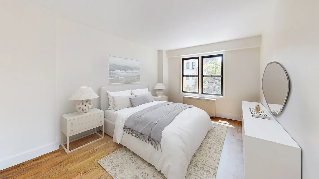 East 63rd Street - Photo 2