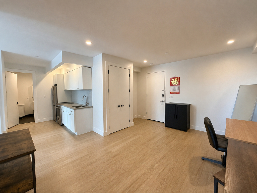 1351 Brooklyn Avenue - Photo 5