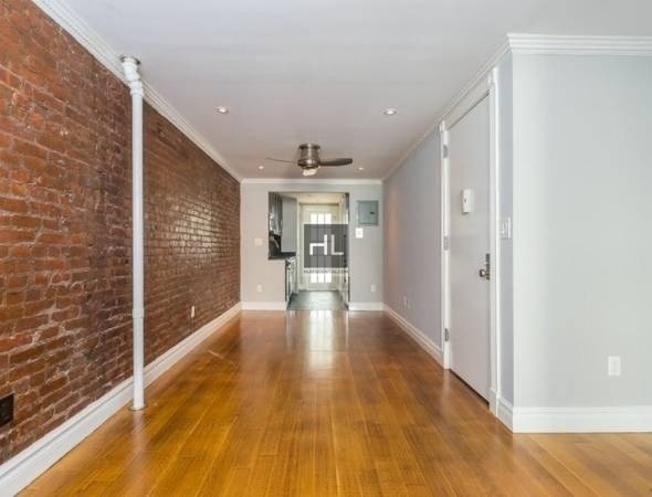 East 7th Street - Photo 5