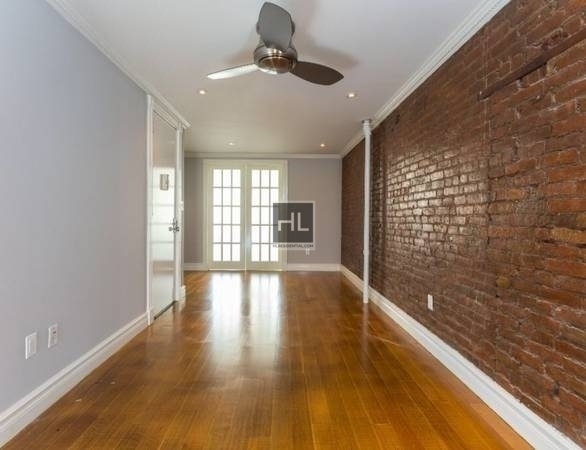 East 7th Street - Photo 4