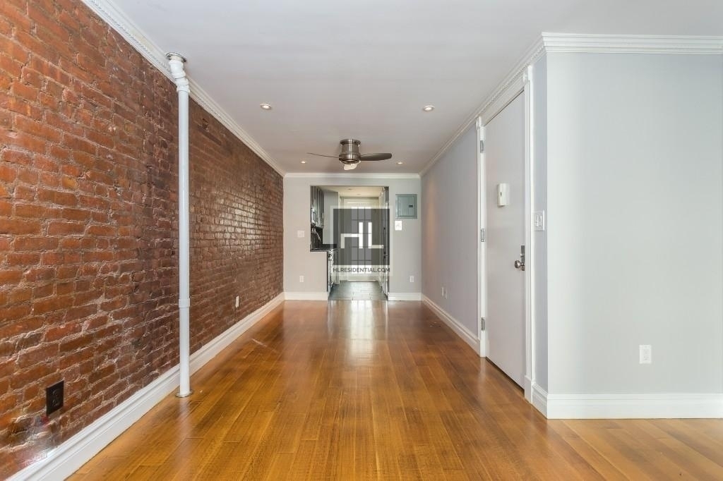 East 7th Street - Photo 9