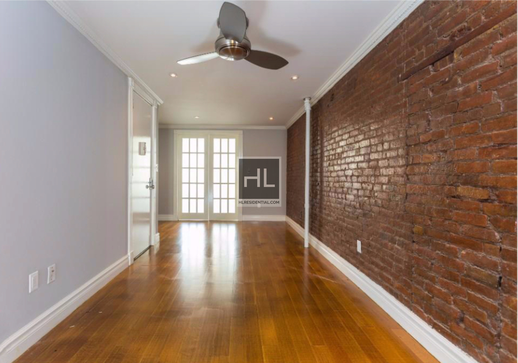 East 7th Street - Photo 7