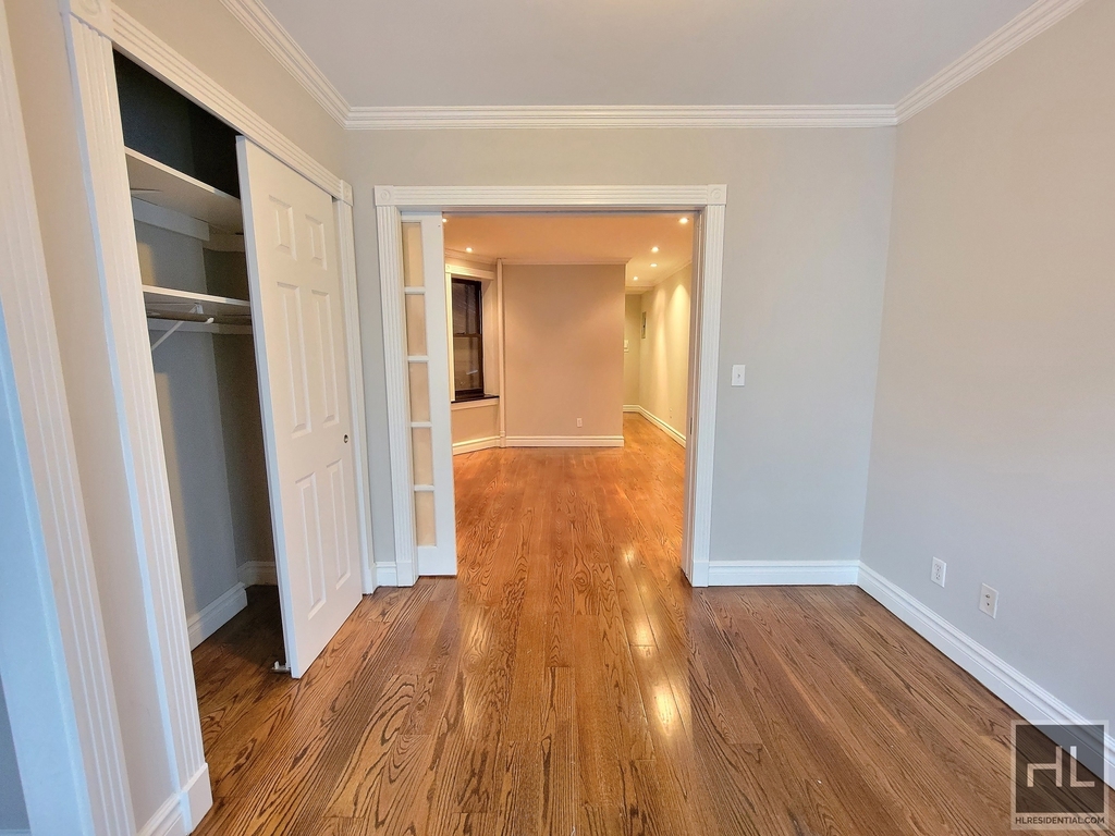East 23rd Street - Photo 9