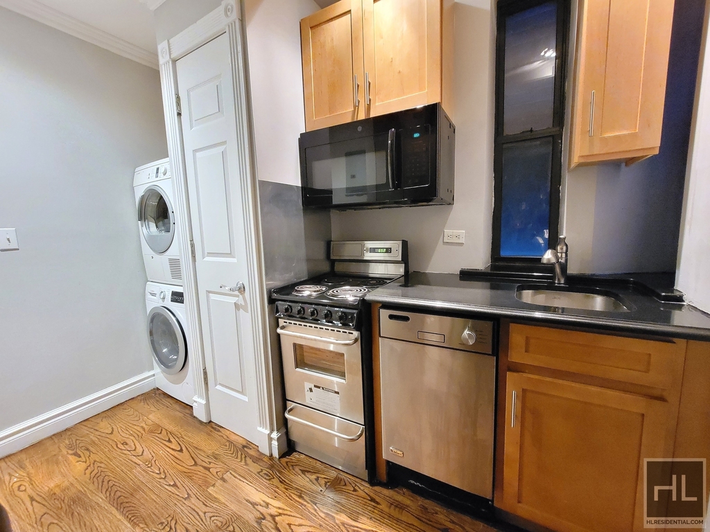 East 23rd Street - Photo 2