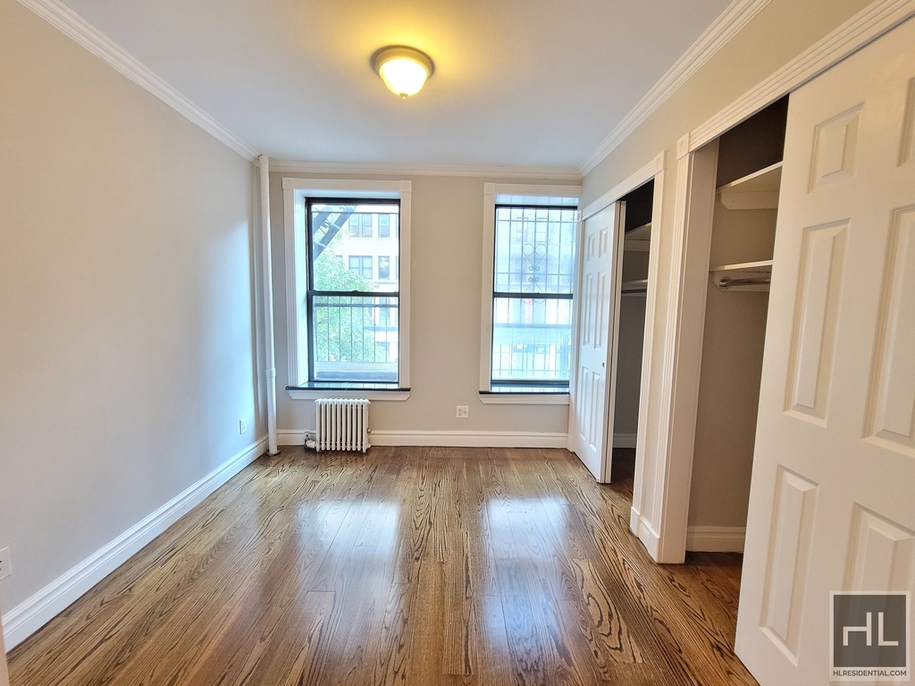 East 23rd Street - Photo 8
