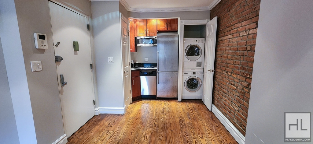 East 5th Street - Photo 4