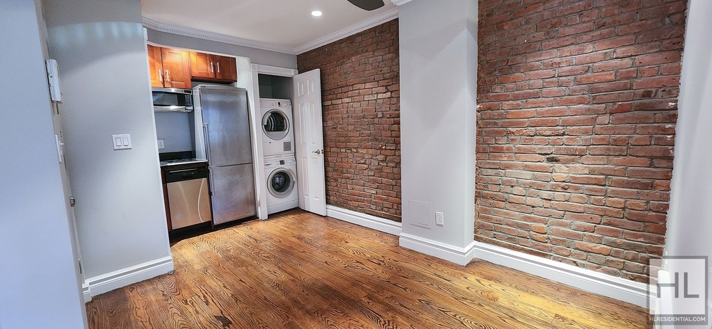 East 5th Street - Photo 2