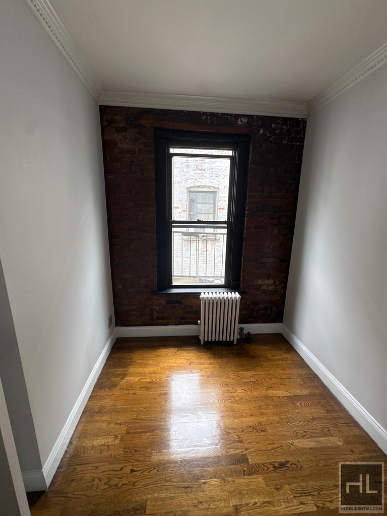 East 13 Street - Photo 6