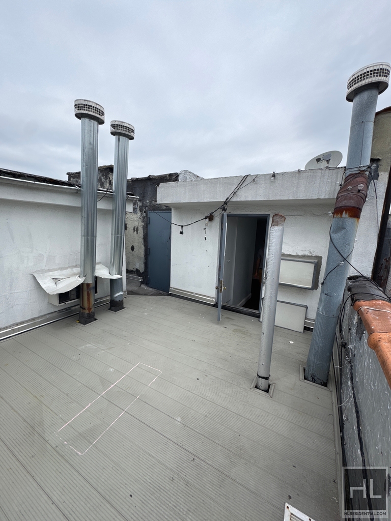 East 13 Street - Photo 9