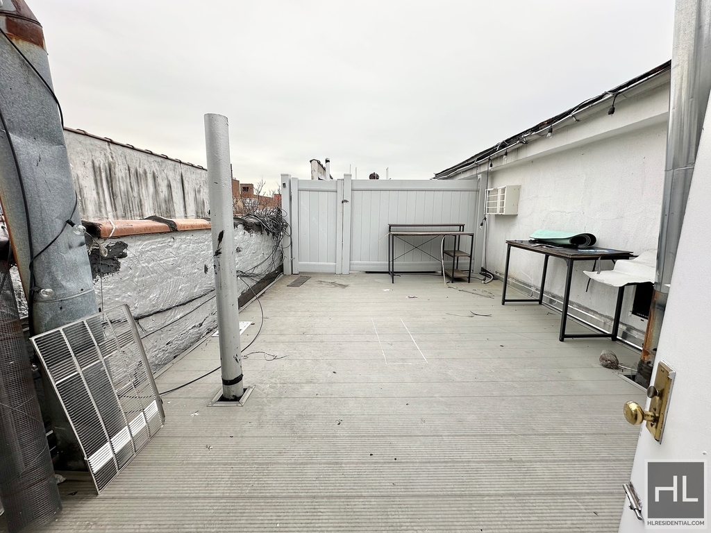 East 13 Street - Photo 14