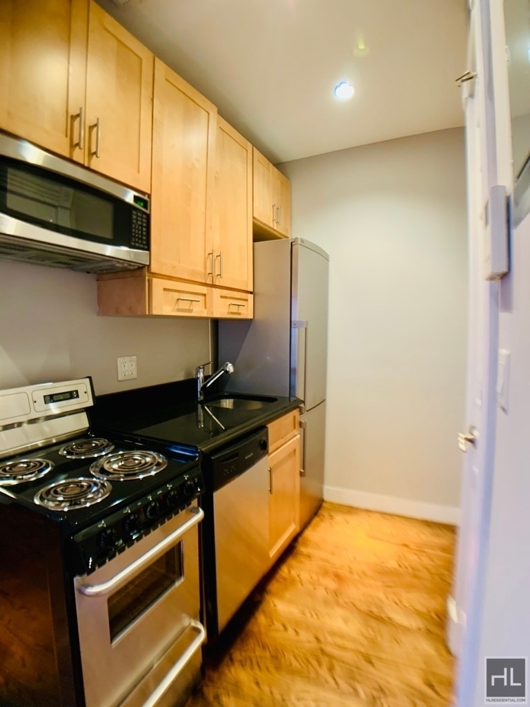 East 35 Street - Photo 11