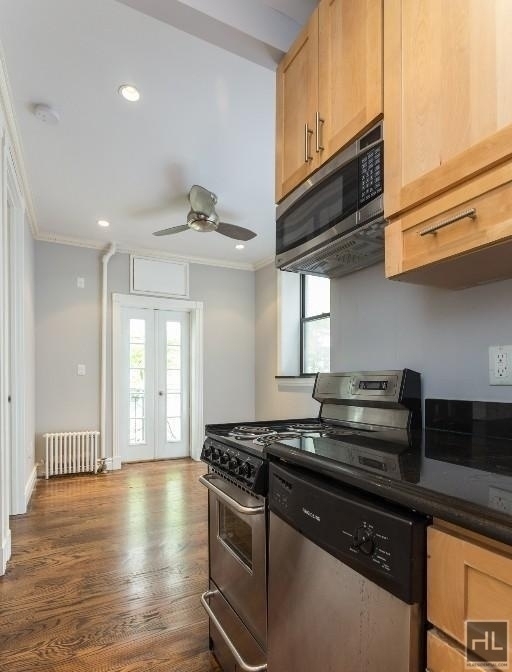 East 35 Street - Photo 13