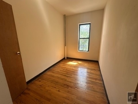 East 14 Street - Photo 2