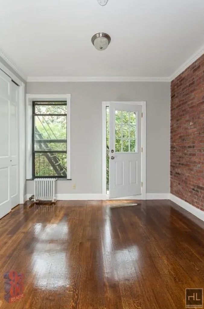 East 5th Street - Photo 4