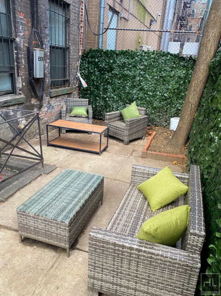East 5th Street - Photo 10