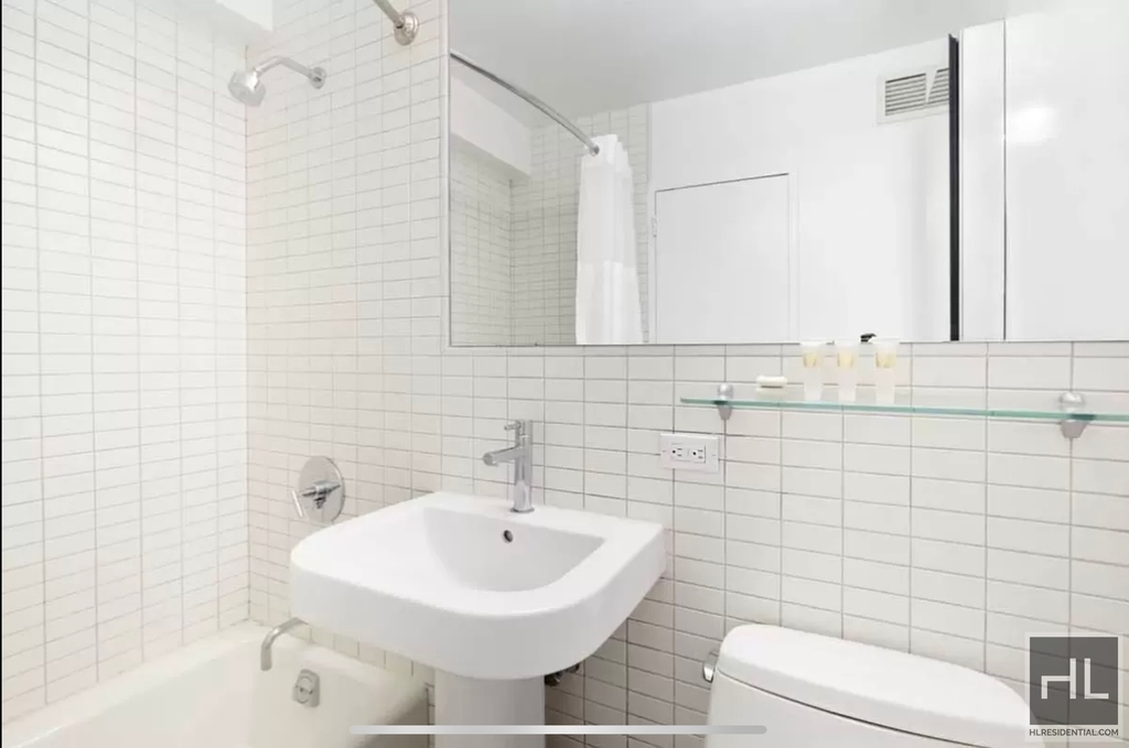 East 39th Street - Photo 2