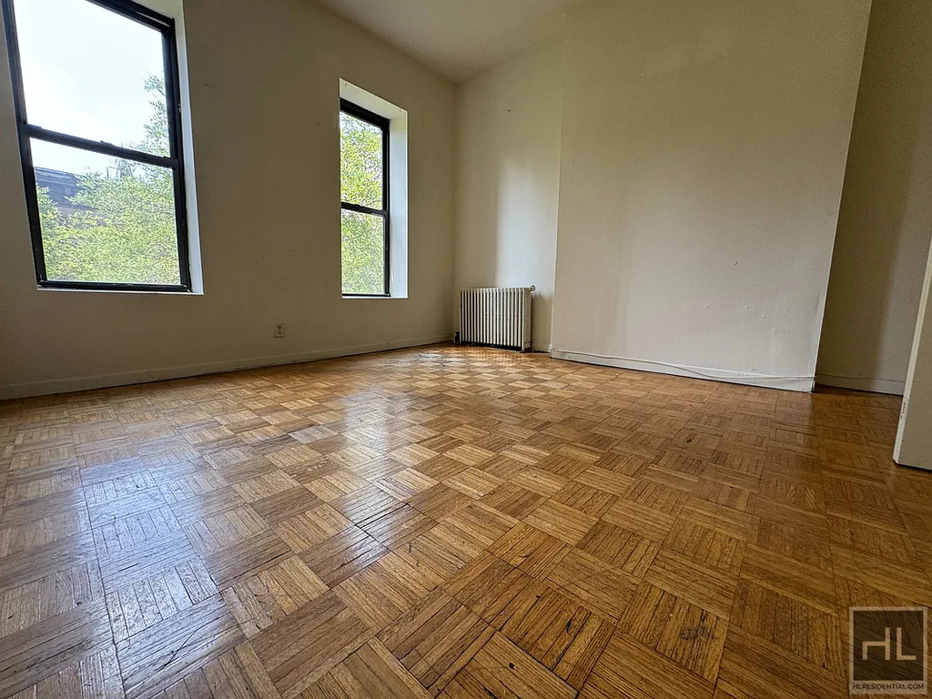 323a East 89th Street - Photo 1