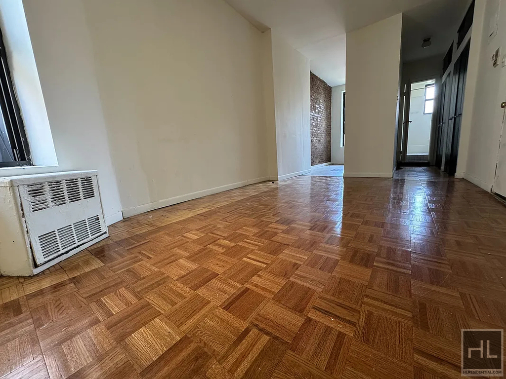 323a East 89th Street - Photo 4