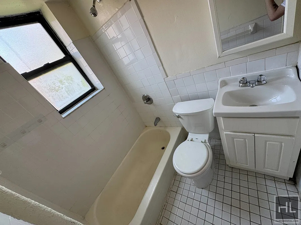 323a East 89th Street - Photo 7