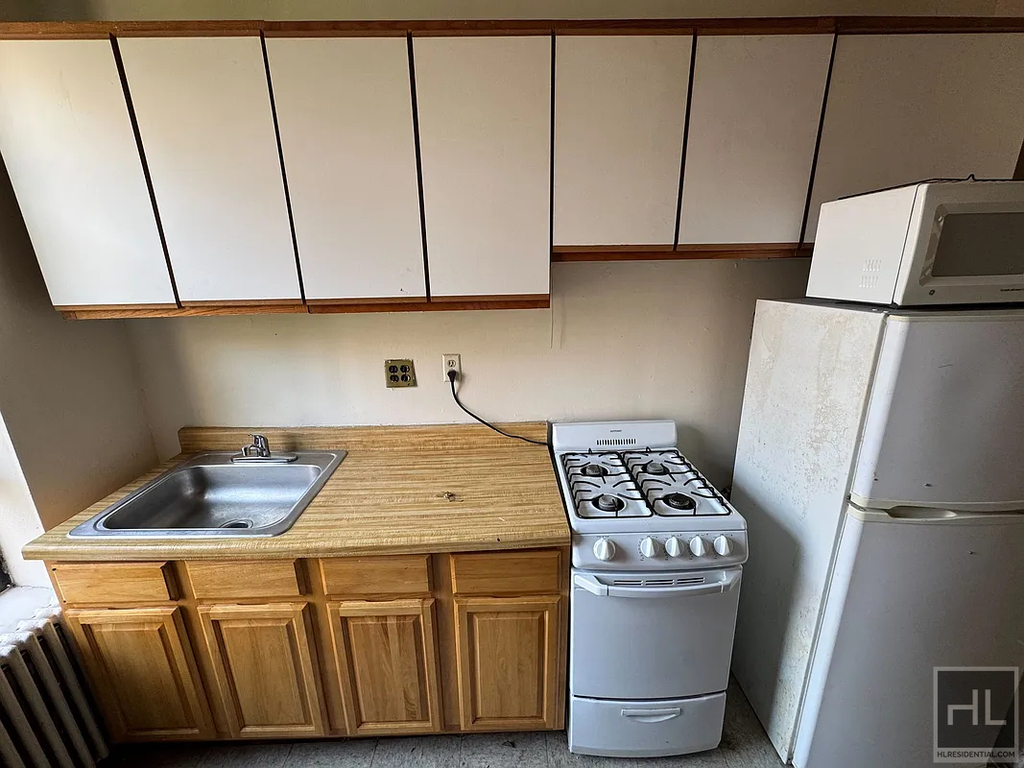 323a East 89th Street - Photo 6