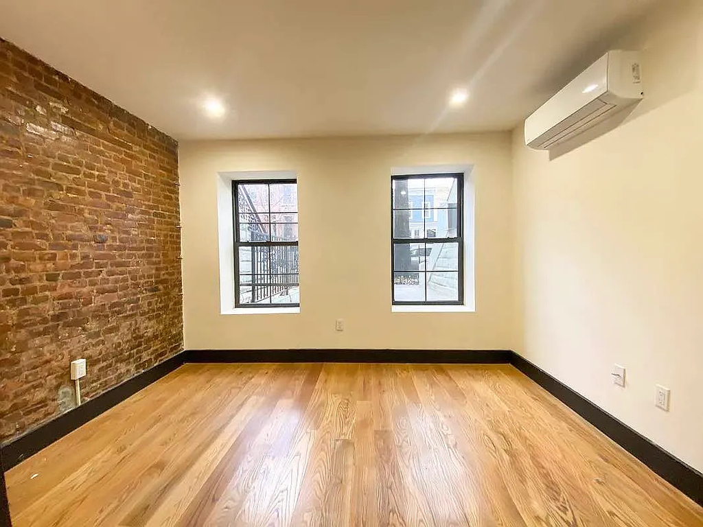 758 Putnam Avenue - Photo 6