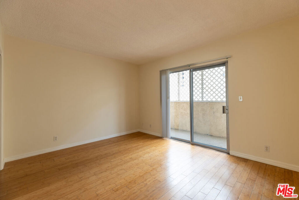 1033 6th Street - Photo 14