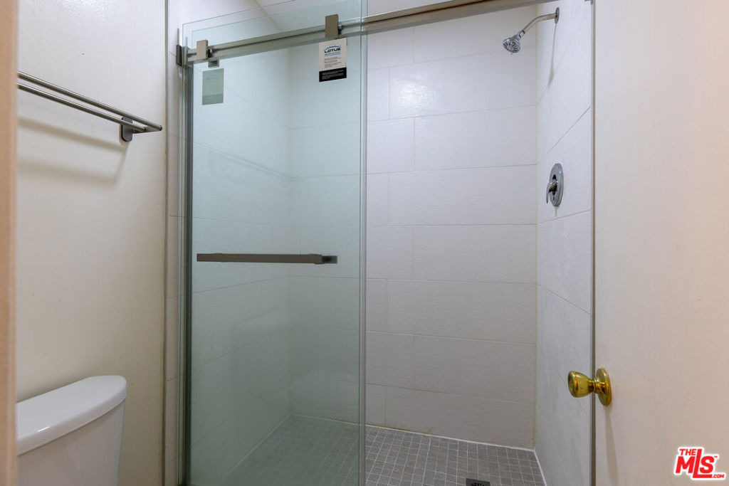 1033 6th Street - Photo 17