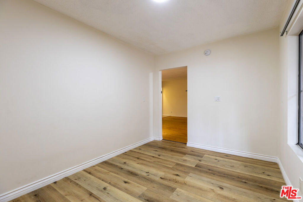 1033 6th Street - Photo 9