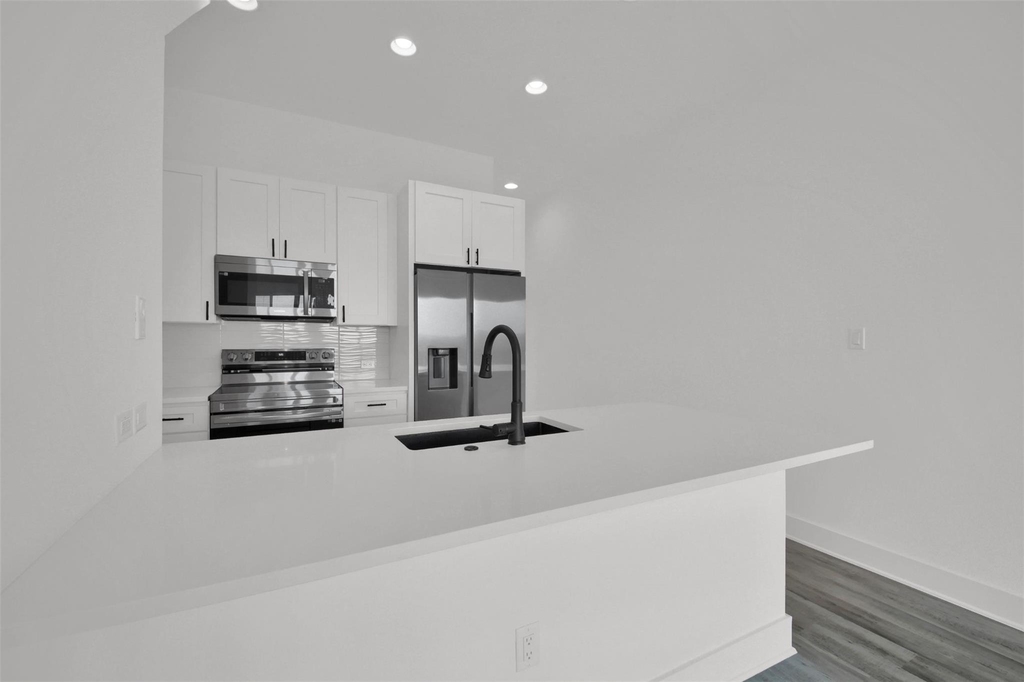 21200 Portsmouth Cv - Photo 7