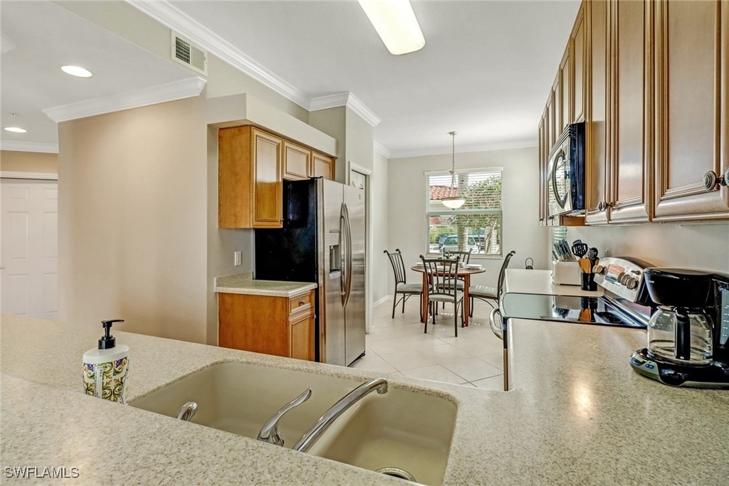 10275 Heritage Bay Boulevard - Photo 11