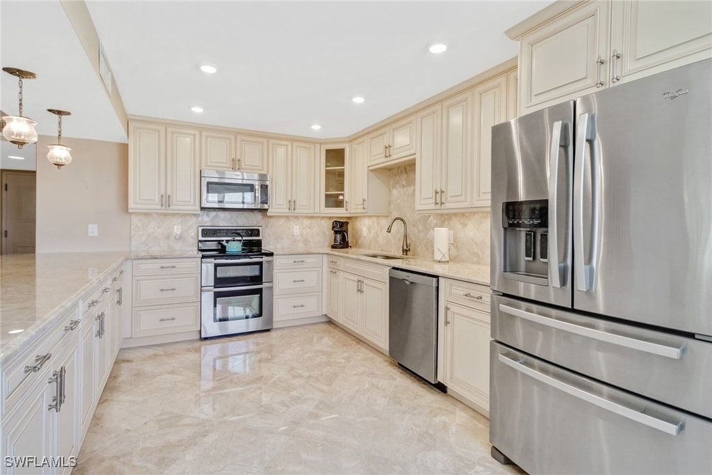 4041 Gulf Shore Boulevard N - Photo 13