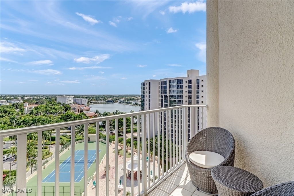 4041 Gulf Shore Boulevard N - Photo 2