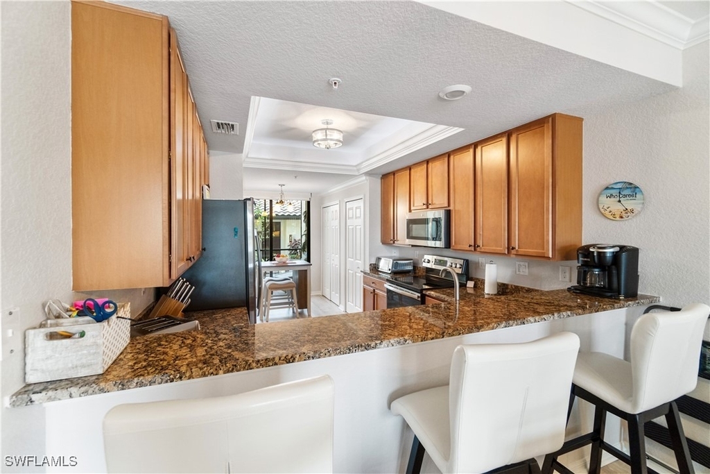 9525 Avellino Way - Photo 4