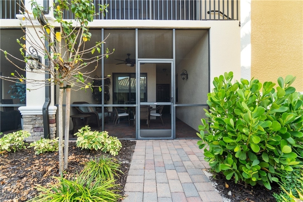 9525 Avellino Way - Photo 14