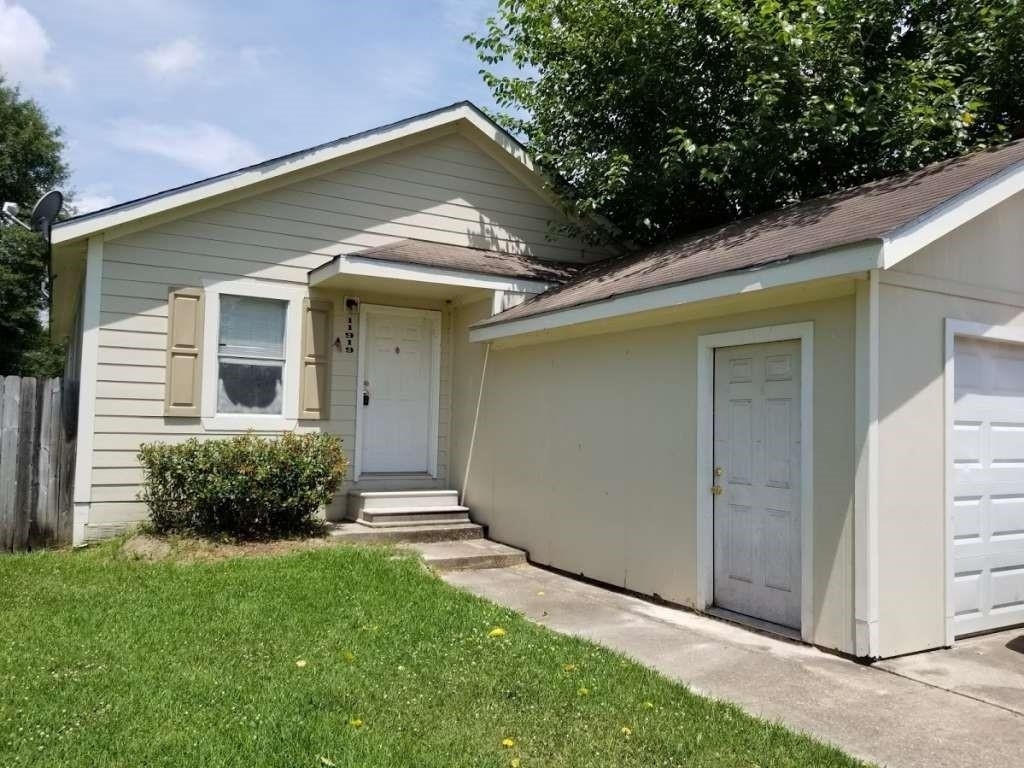 11919 Kingslake Forest Drive - Photo 1