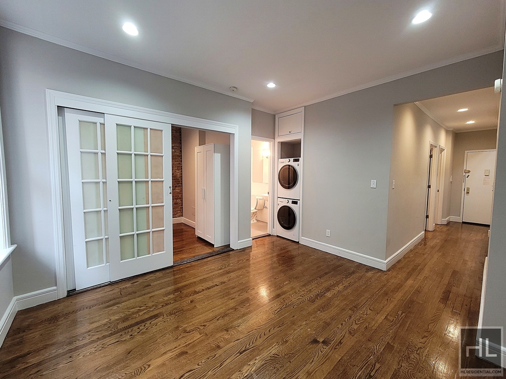 East 18th Street - Photo 4
