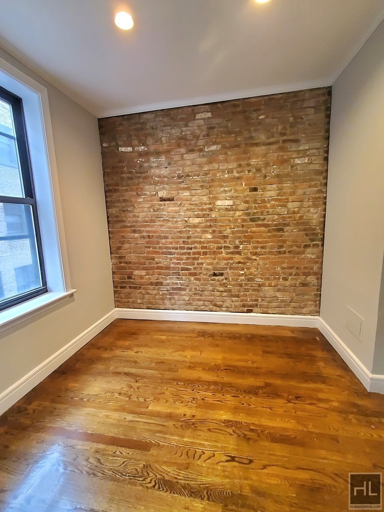 East 18th Street - Photo 15