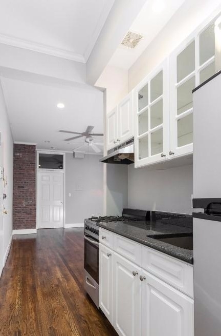 East 18th Street - Photo 22