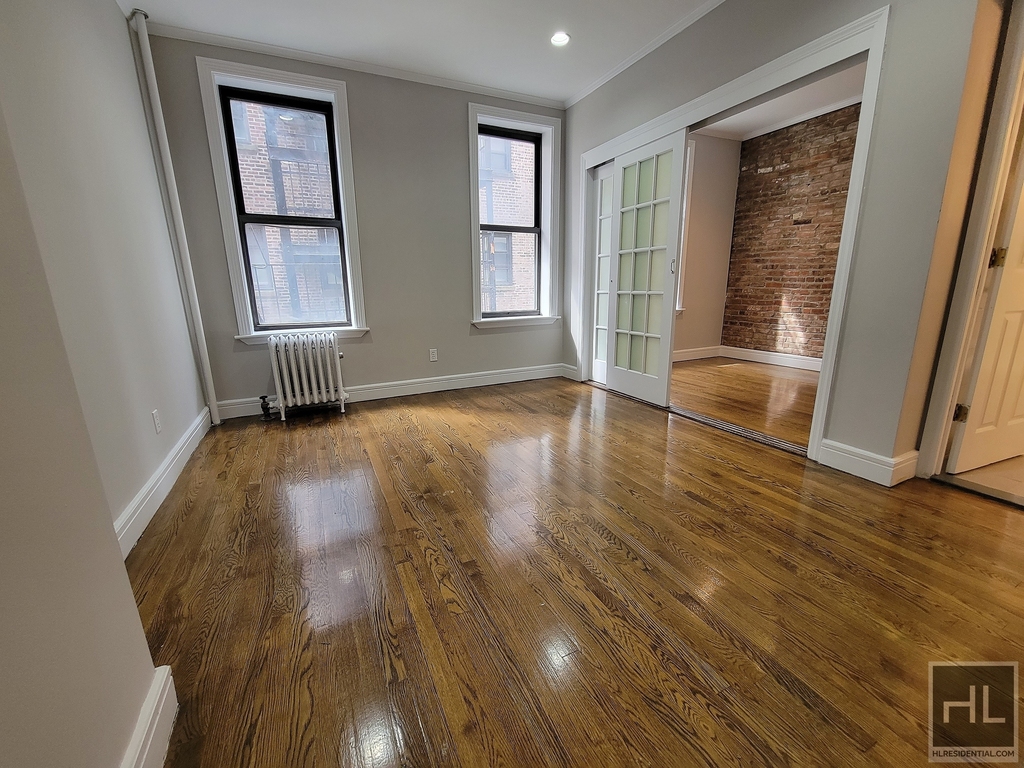 East 18th Street - Photo 13