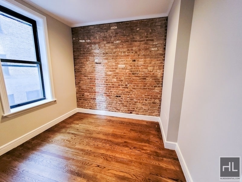 East 18th Street - Photo 20
