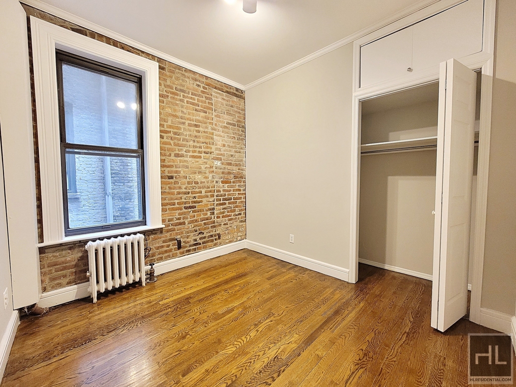 East 18th Street - Photo 7