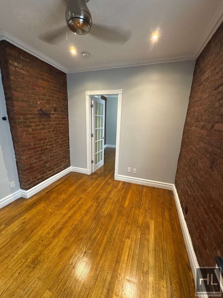 East 13th Street - Photo 11