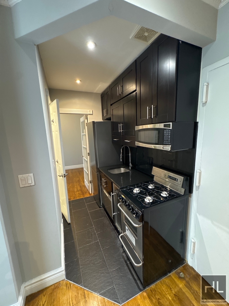 East 13th Street - Photo 15
