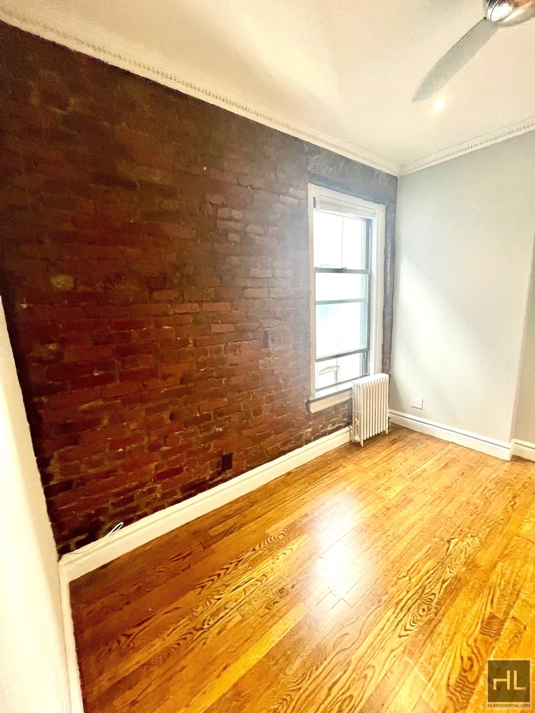East 13th Street - Photo 33