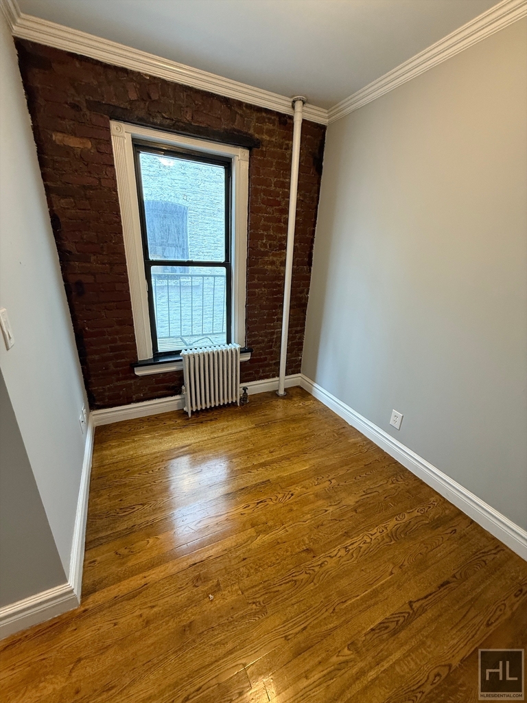 East 13th Street - Photo 21