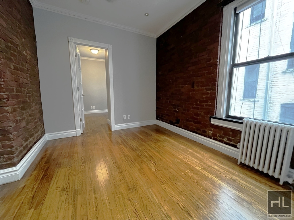 East 13th Street - Photo 38